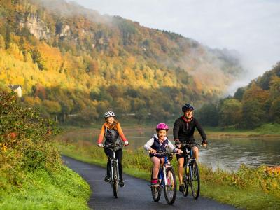 Elb cycle path