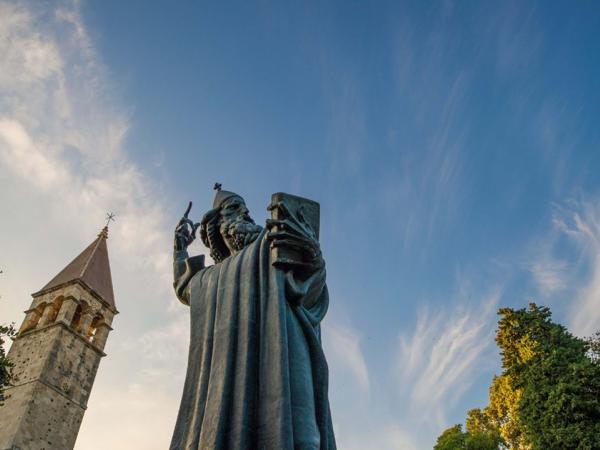 Split Statue Grgur Ninski