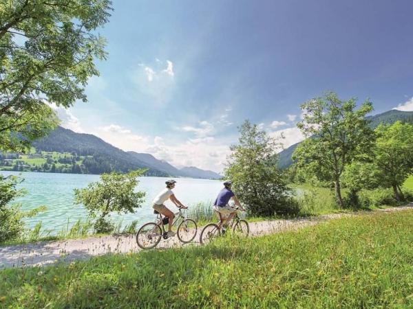 Cycling at Lake Weissensee