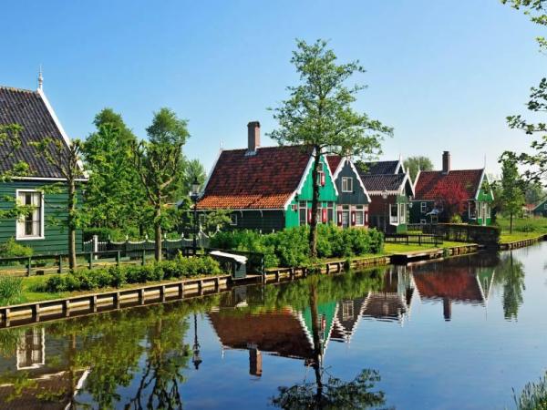 In the near of Zaanse Schans