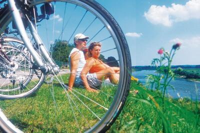 cycling on river maas