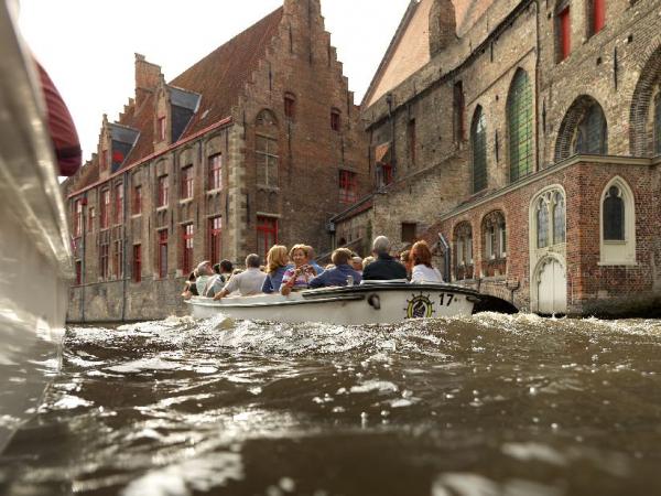 Bruges canal tour