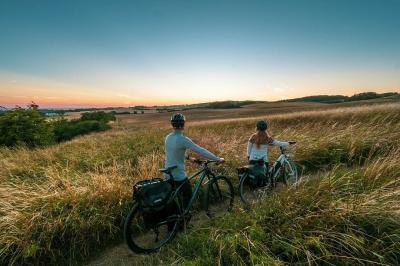 Cyclists on Mon Island