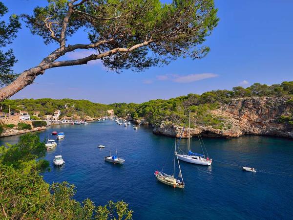 Harbour of Cala Figuera