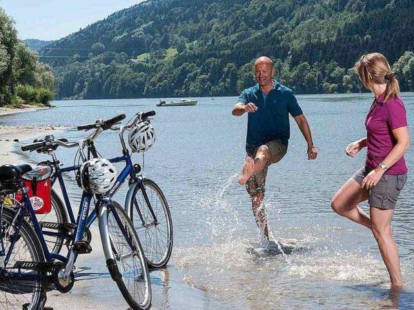 cyclists on the danube bike trail