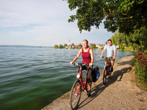 Cyclists in Berlingen