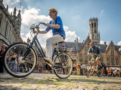 Cyclist in Brugges