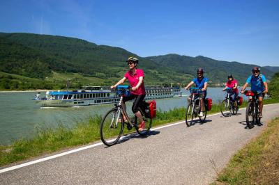 Cyclists with Swiss Crown