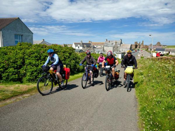 Cyclists in Perthshire 