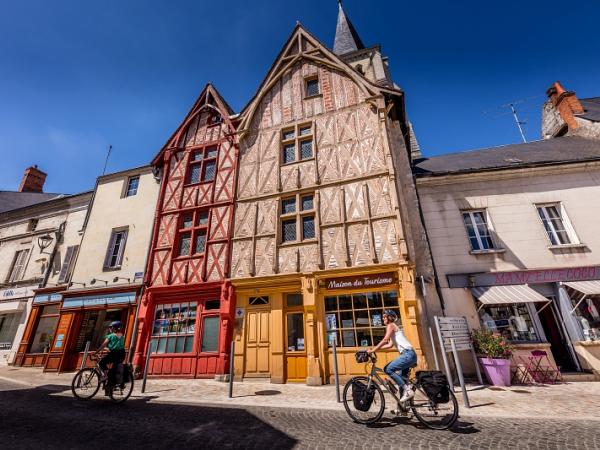 Cyclists in Montrichard