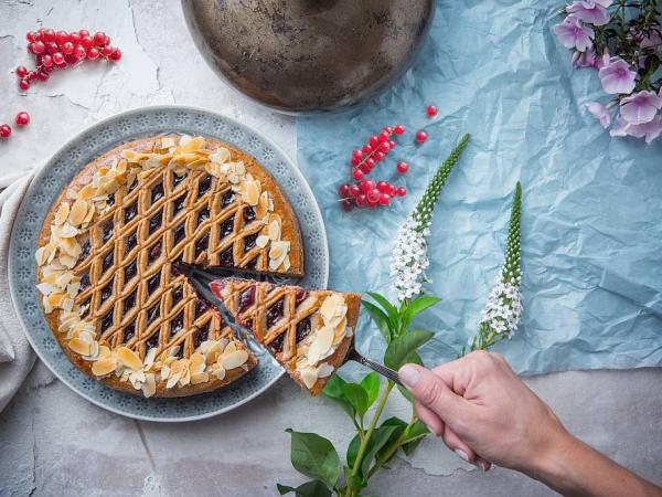 Linzer cake