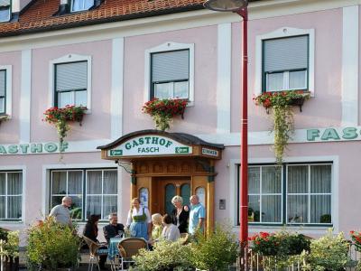 Gasthof Fasch und Glles outside