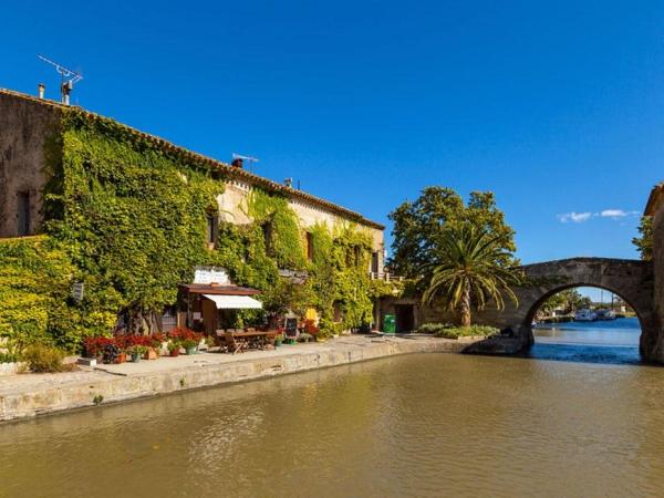 Canal du Midi - small village