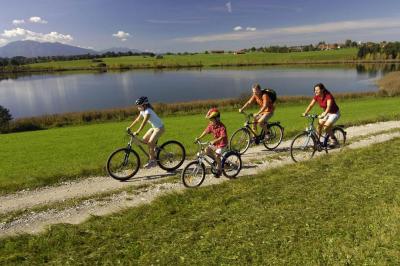 Family biking in Bavarian landscapes