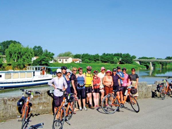 Cycling along the Po river