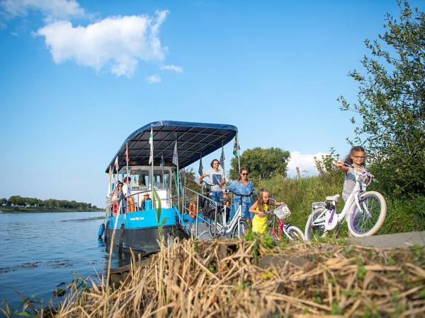 Maas cycle path