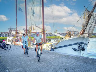 Elizabeth with cyclists