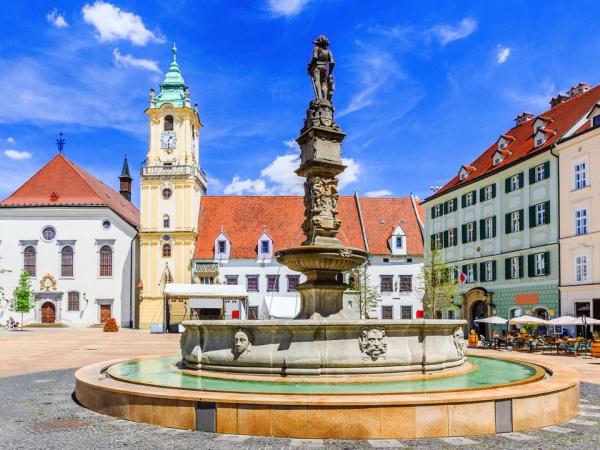 Bratislava - Hauptplatz mit Rathaus