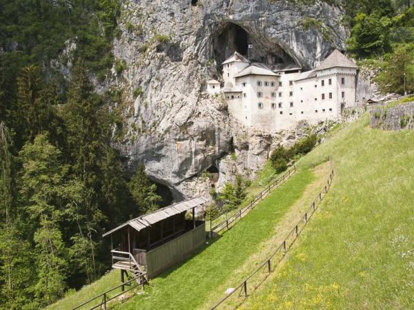 Schloss Postojna - castle Postojna