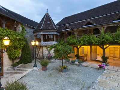 Nitry Auberge de la Beursaudire outside