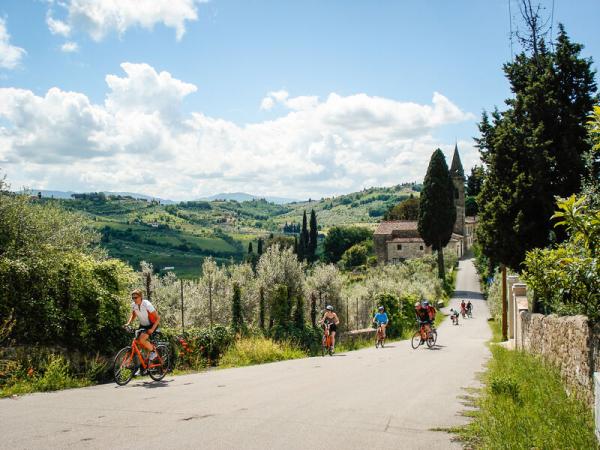 Cyclists in Tuscany