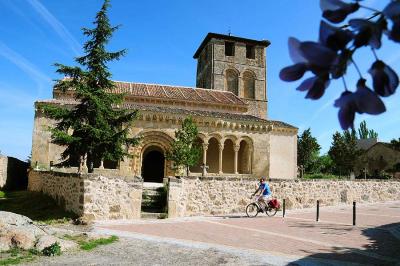 Cyclist in Sotosalbos