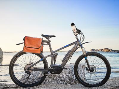 E-MTB with pannier