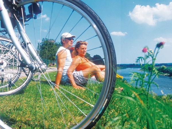 cycling on river maas