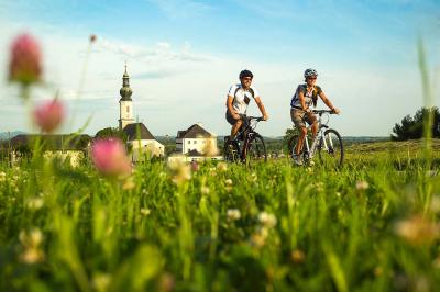 P?rchen beim Radfahren - Tauernradweg